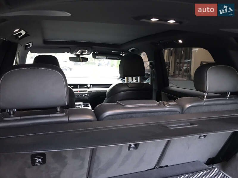 Позашляховик / Кросовер Audi Q7 2015 в Луцьку