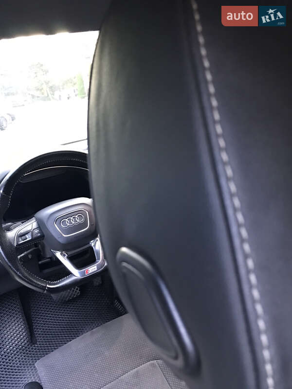 Позашляховик / Кросовер Audi Q7 2015 в Луцьку