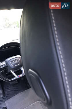 Внедорожник / Кроссовер Audi Q7 2015 в 