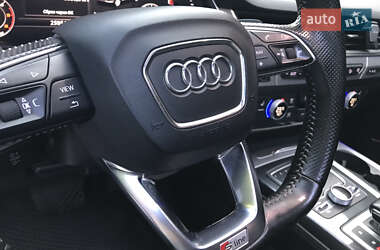 Внедорожник / Кроссовер Audi Q7 2015 в 