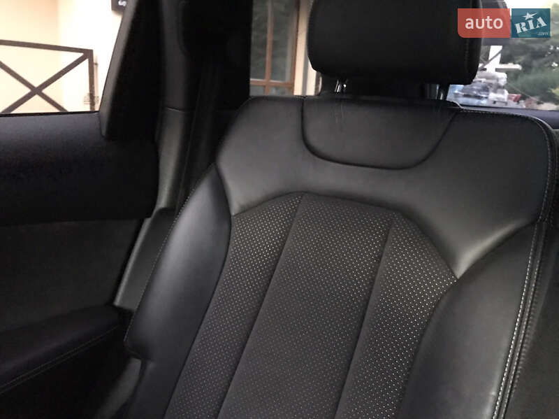 Позашляховик / Кросовер Audi Q7 2015 в Луцьку