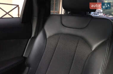 Внедорожник / Кроссовер Audi Q7 2015 в 