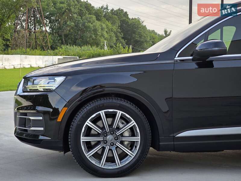 Внедорожник / Кроссовер Audi Q7 2017 в Луцке