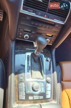 Внедорожник / Кроссовер Audi Q7 2009 в 
