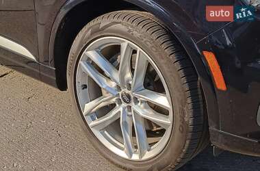 Внедорожник / Кроссовер Audi Q7 2018 в 