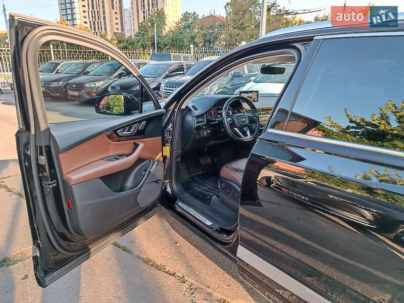 Позашляховик / Кросовер Audi Q7 2018 в Харкові