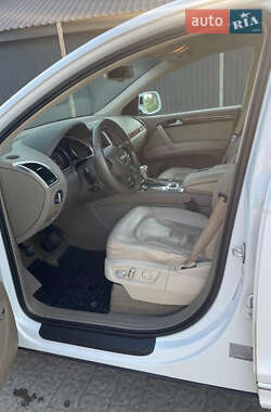 Внедорожник / Кроссовер Audi Q7 2013 в 