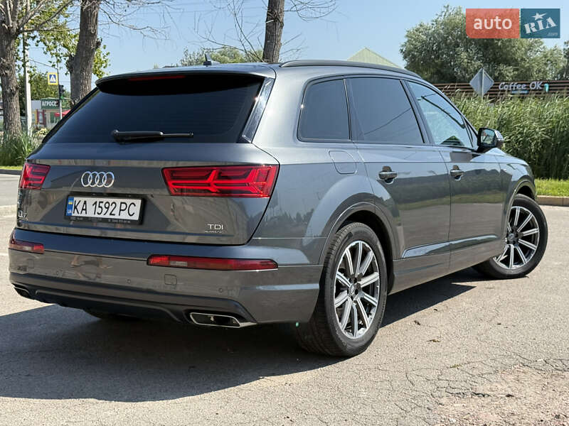 Внедорожник / Кроссовер Audi Q7 2017 в Киеве