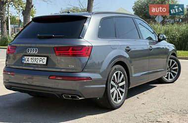 Внедорожник / Кроссовер Audi Q7 2017 в 
