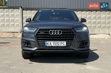 Внедорожник / Кроссовер Audi Q7 2017 в 