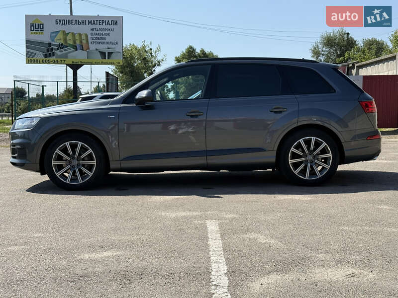 Внедорожник / Кроссовер Audi Q7 2017 в Киеве