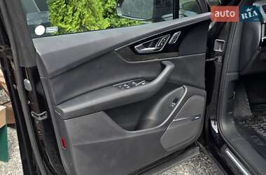 Внедорожник / Кроссовер Audi Q7 2018 в 