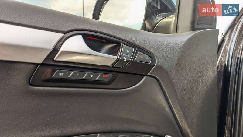 Внедорожник / Кроссовер Audi Q7 2015 в Киеве