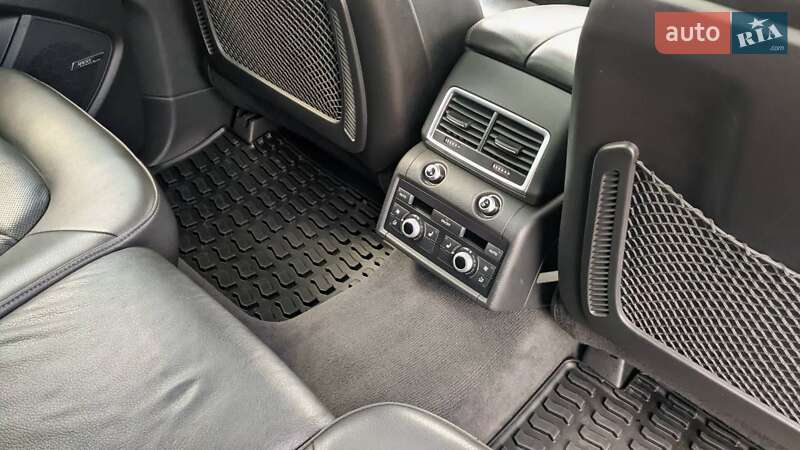 Внедорожник / Кроссовер Audi Q7 2015 в Киеве