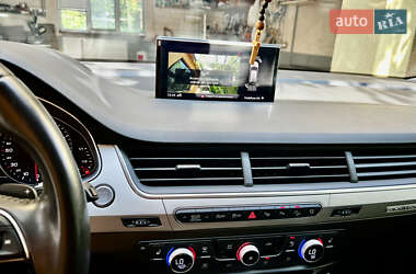 Внедорожник / Кроссовер Audi Q7 2015 в 