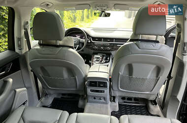Внедорожник / Кроссовер Audi Q7 2018 в 