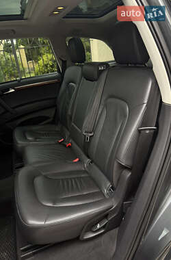 Внедорожник / Кроссовер Audi Q7 2012 в 