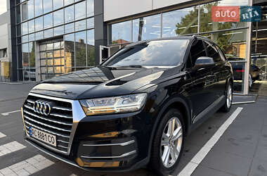 Внедорожник / Кроссовер Audi Q7 2015 в 