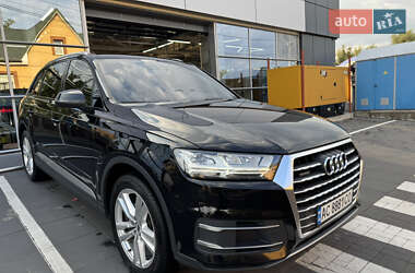 Внедорожник / Кроссовер Audi Q7 2015 в 