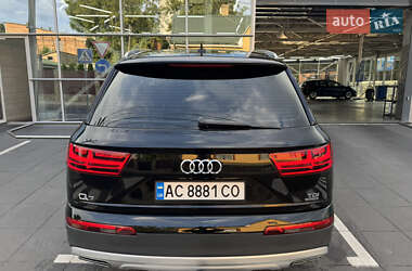 Внедорожник / Кроссовер Audi Q7 2015 в 