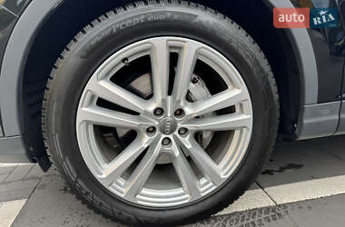 Внедорожник / Кроссовер Audi Q7 2015 в 