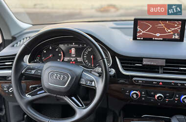Внедорожник / Кроссовер Audi Q7 2015 в 