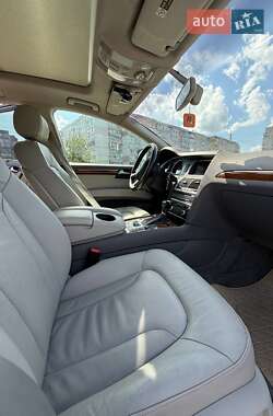 Внедорожник / Кроссовер Audi Q7 2015 в 