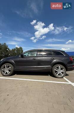 Внедорожник / Кроссовер Audi Q7 2015 в 