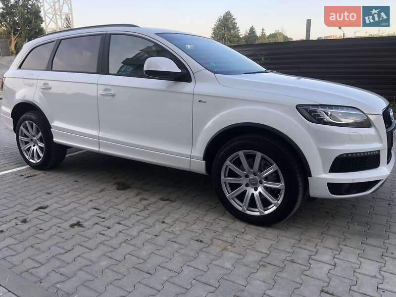 Внедорожник / Кроссовер Audi Q7 2011 в Черновцах
