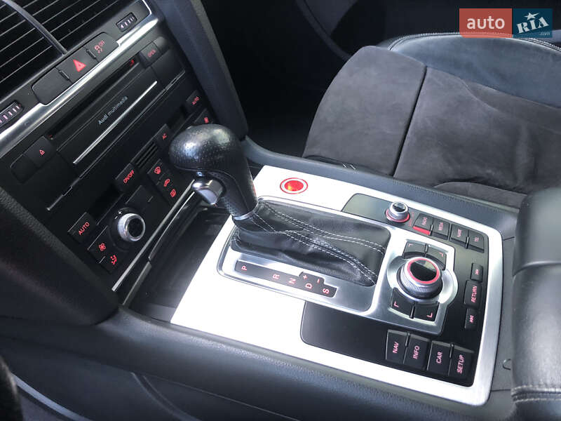 Внедорожник / Кроссовер Audi Q7 2011 в Черновцах