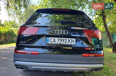 Внедорожник / Кроссовер Audi Q7 2017 в 