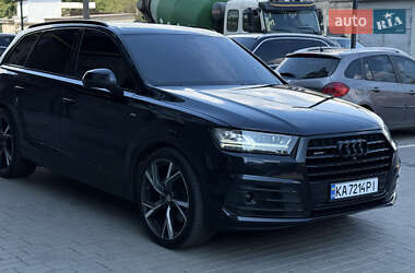 Внедорожник / Кроссовер Audi Q7 2017 в 