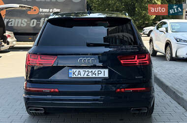 Внедорожник / Кроссовер Audi Q7 2017 в 