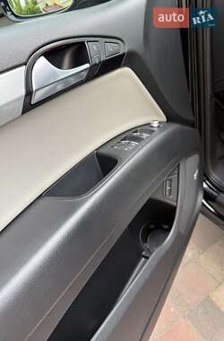 Внедорожник / Кроссовер Audi Q7 2011 в 