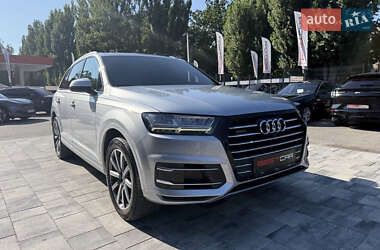 Внедорожник / Кроссовер Audi Q7 2018 в 
