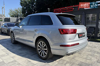 Внедорожник / Кроссовер Audi Q7 2018 в 