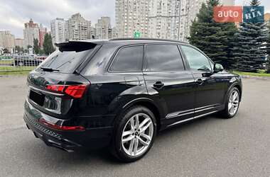 Внедорожник / Кроссовер Audi Q7 2024 в 