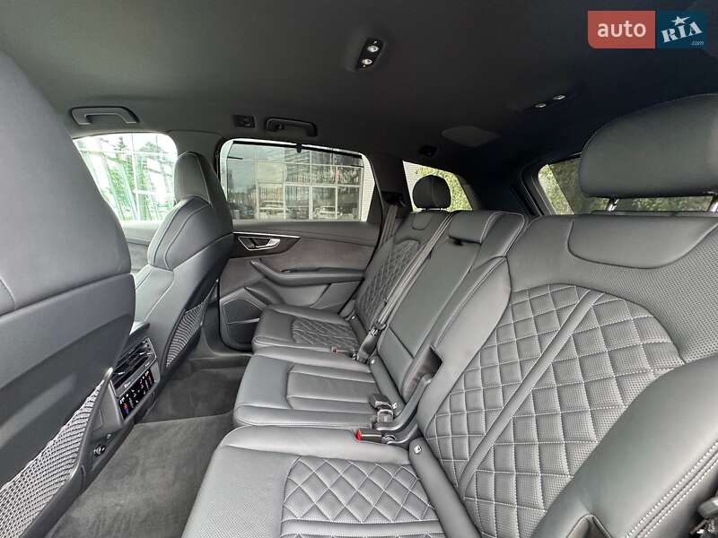 Внедорожник / Кроссовер Audi Q7 2024 в Киеве