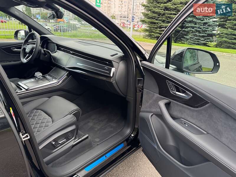 Внедорожник / Кроссовер Audi Q7 2024 в Киеве