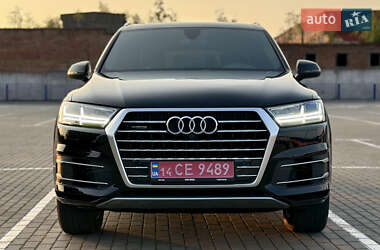 Внедорожник / Кроссовер Audi Q7 2017 в 