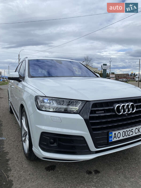 Внедорожник / Кроссовер Audi Q7 2017 в Тячеве фото 2 Внедорожник / Кроссовер Audi Q7 2017 в Тячеве