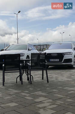 Внедорожник / Кроссовер Audi Q7 2017 в 