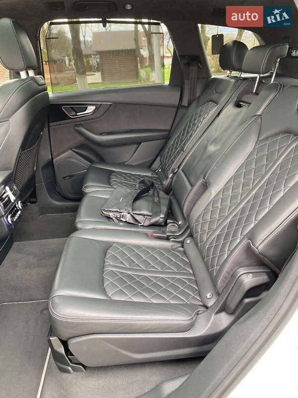 Внедорожник / Кроссовер Audi Q7 2017 в Тячеве фото 40 Внедорожник / Кроссовер Audi Q7 2017 в Тячеве