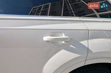 Позашляховик / Кросовер Audi Q7 2017 в 