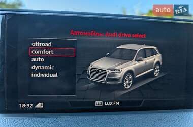 Позашляховик / Кросовер Audi Q7 2017 в 