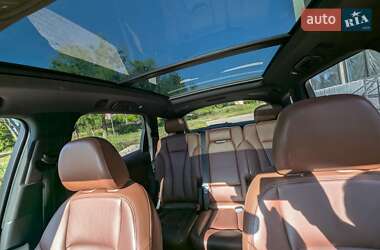 Позашляховик / Кросовер Audi Q7 2017 в 