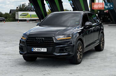Внедорожник / Кроссовер Audi Q7 2016 в 