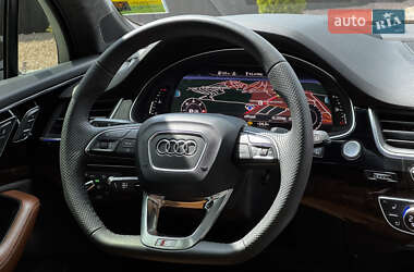 Внедорожник / Кроссовер Audi Q7 2016 в 