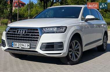 Позашляховик / Кросовер Audi Q7 2017 в 