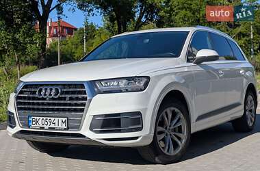 Позашляховик / Кросовер Audi Q7 2017 в 
